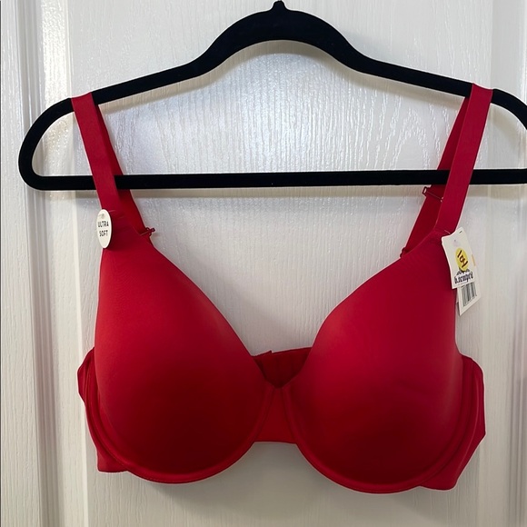 Wacoal Red Molded Cup Bra with Underwire Support - Picture 1 of 5
